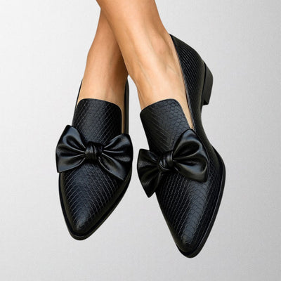 Claire – Loafers with Bow Detail